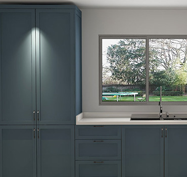 Design personalizado de armários de cozinha azul marinho